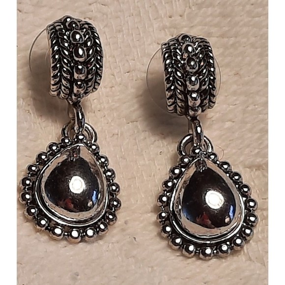 Silver Tone Tear Drop Dangle Earrings Post Pierced 1-1/2" Long - Picture 2 of 6